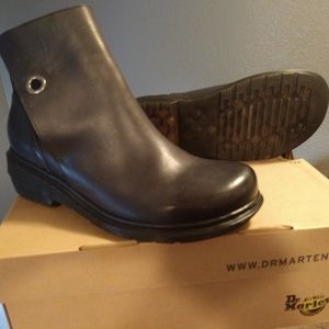 Dr. Martens Shelby boots